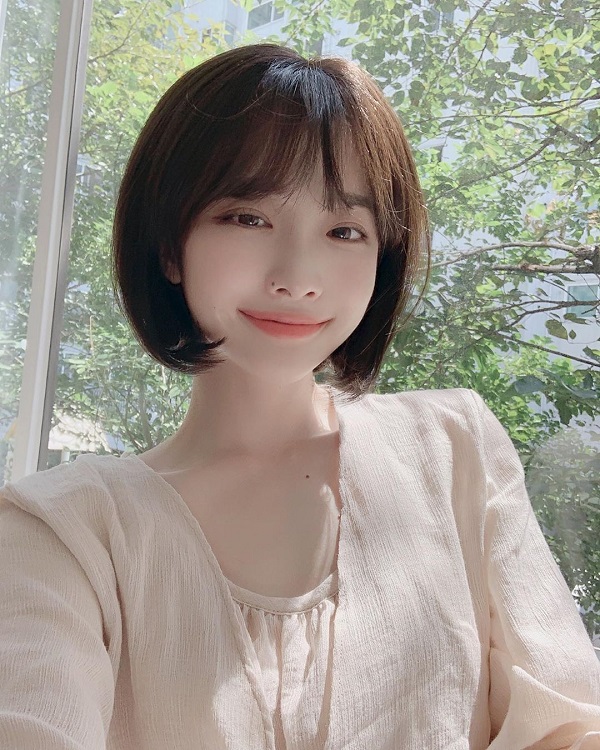 kiểu tóc bob mái thưa