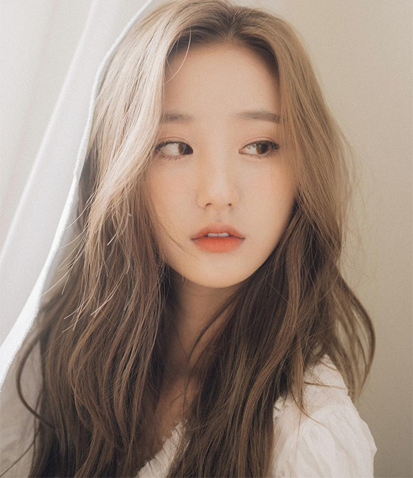 Kiểu tóc giả màu nâu hạt dẻ khói