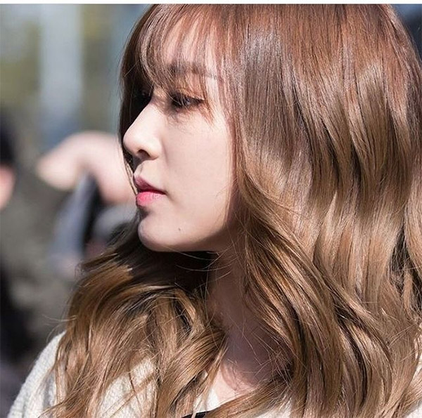 Kiểu tóc giả màu nây hạt dẻ sửa