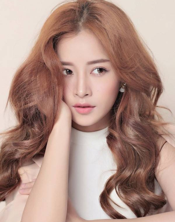 Kiểu tóc giả màu nâu hạt dẻ vàng