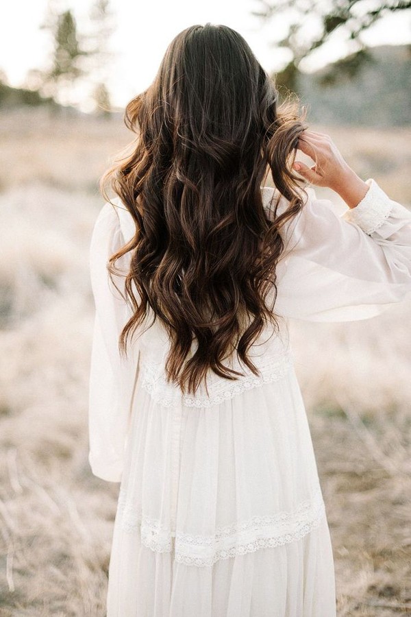 kiểu tóc dài xoăn sóng