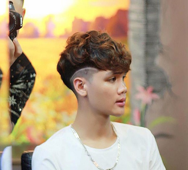 kiểu tóc nam layer uốn xoăn