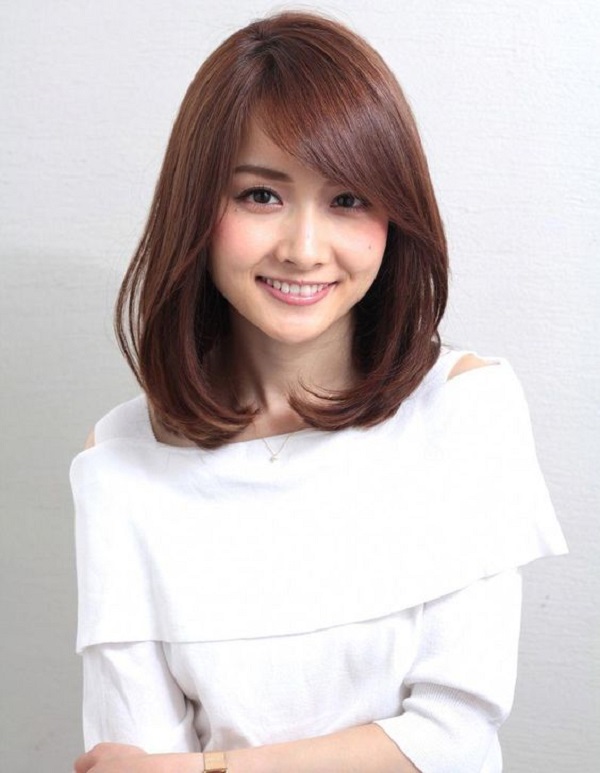 Kiểu tóc mái xéo