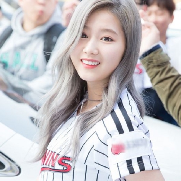 màu tóc đẹp xám khói