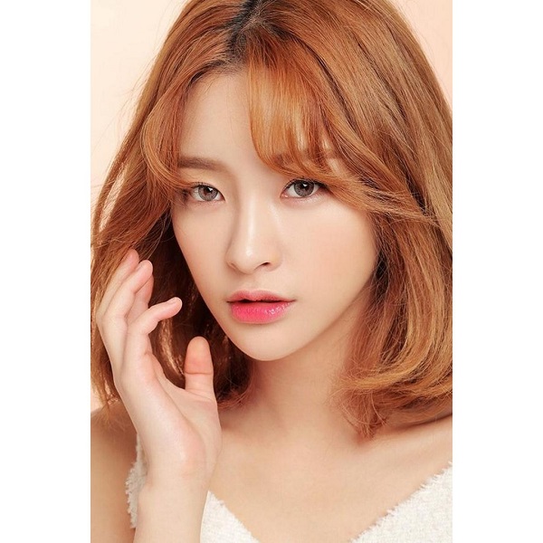 màu tóc đẹp vàng đồng