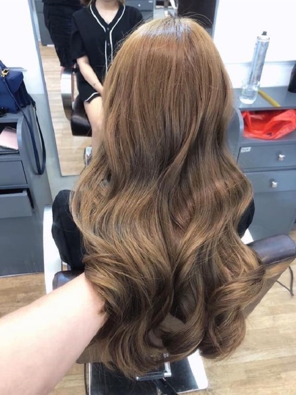 màu tóc đẹp nâu tây