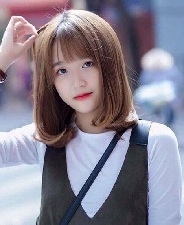 kiểu tóc phù hợp với lứa tuổi học sinh uốn cúp đuôi