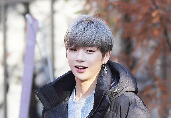 những màu tóc đẹp cho nam xám khói