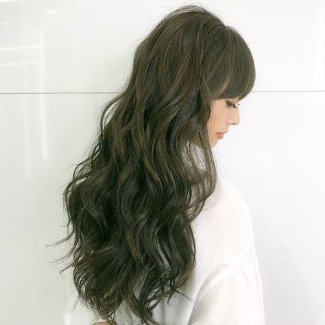 Nhuộm màu nâu rêu theo xu hướng hot nhất hiện nay.