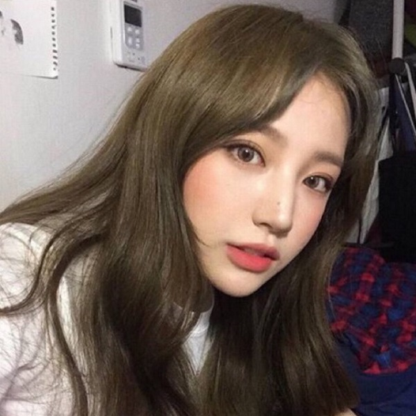 tóc màu nâu tây lạnh