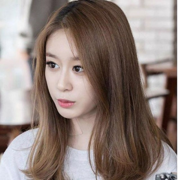 tóc màu nâu tây lạnh