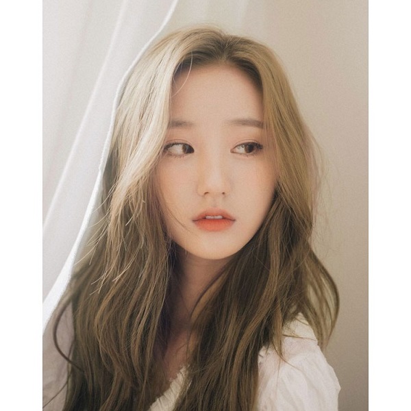 Tóc màu xám khói vàng