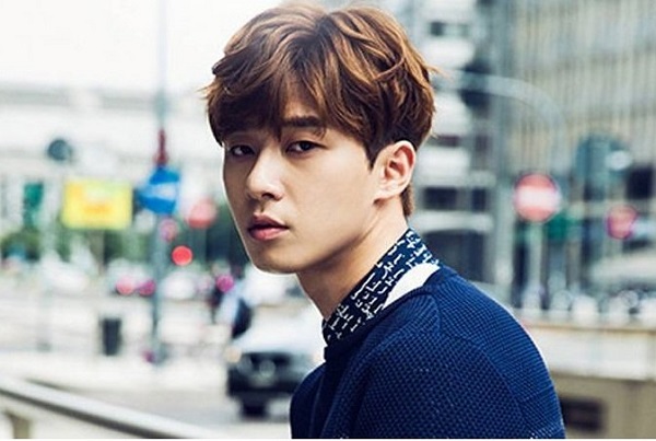 Kiểu tóc nam layer xoăn