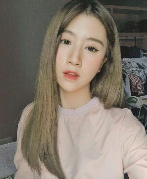 Nhuộm màu nâu rêu theo xu hướng hot nhất hiện nay.