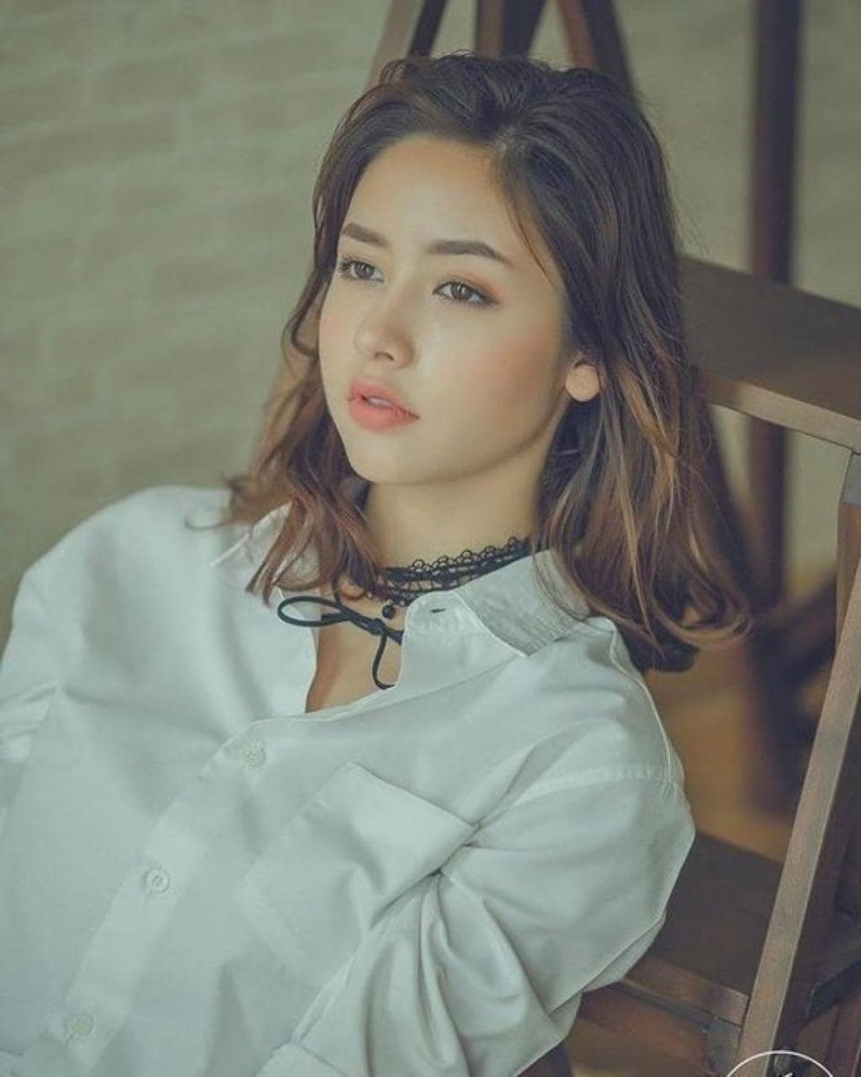 các kiểu tóc uốn ngang vai