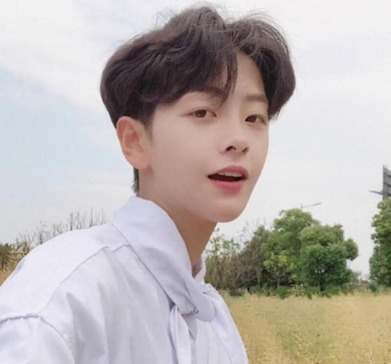 các kiểu tóc xoăn ngắn