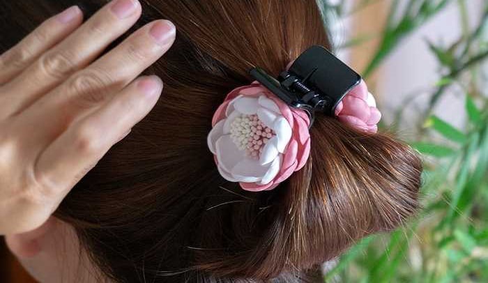 cách búi tóc bằng kẹp tròn