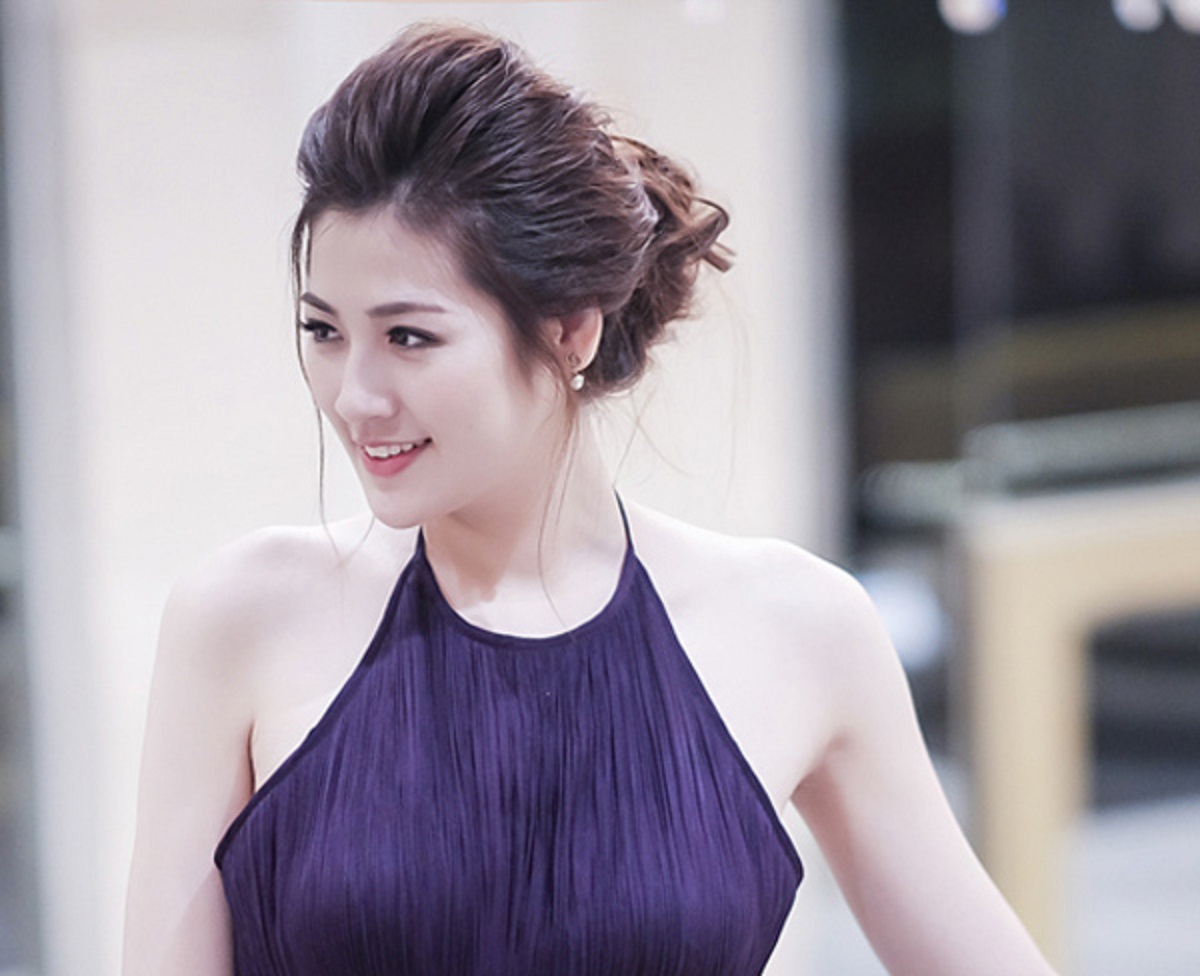 cách búi tóc phồng đỉnh đầu