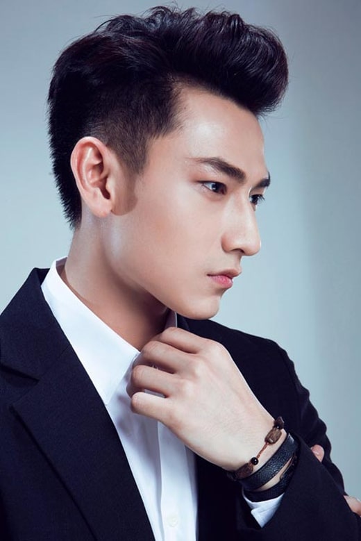 kiểu tóc cho nam tóc mỏng trán cao