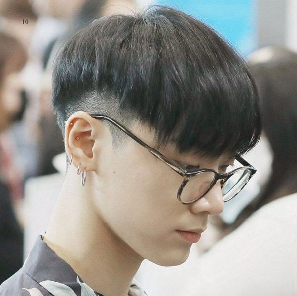 kiểu tóc đầu nấm đen cắt Taper Fade