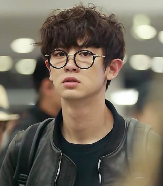 kiểu tóc nam đeo kính