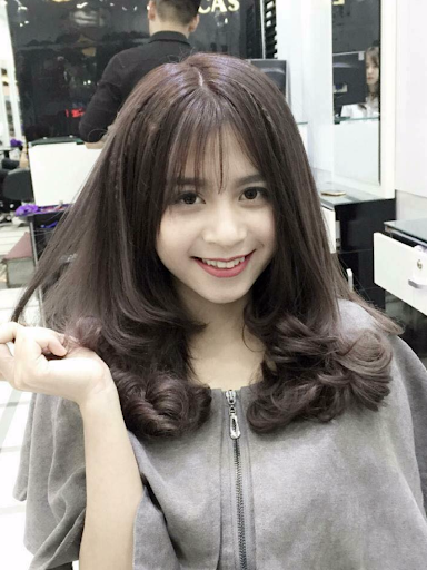 kiểu tóc ngang lưng mái thưa