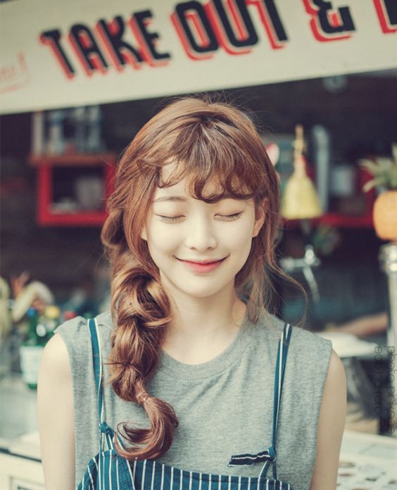 kiểu tóc mái ngố nữ