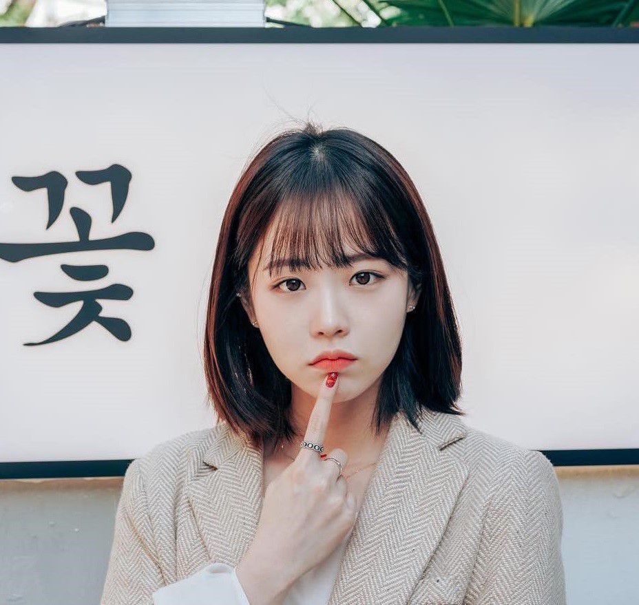 kiểu tóc nữ mái ngố