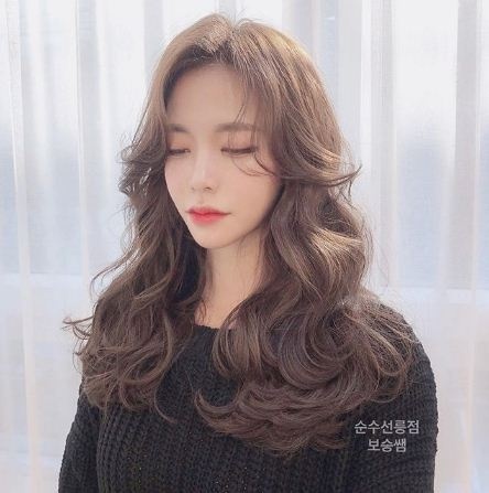 kiểu tóc uốn 2020