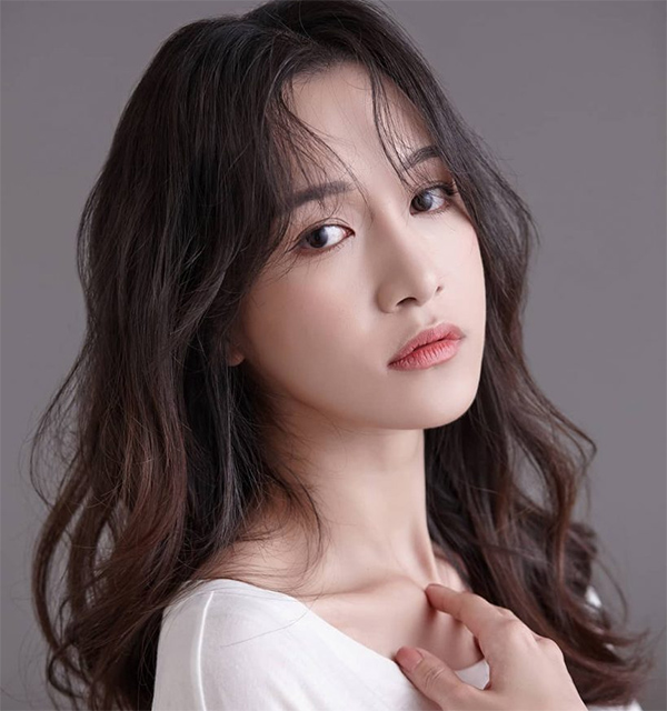 kiểu tóc uốn cho mặt tròn