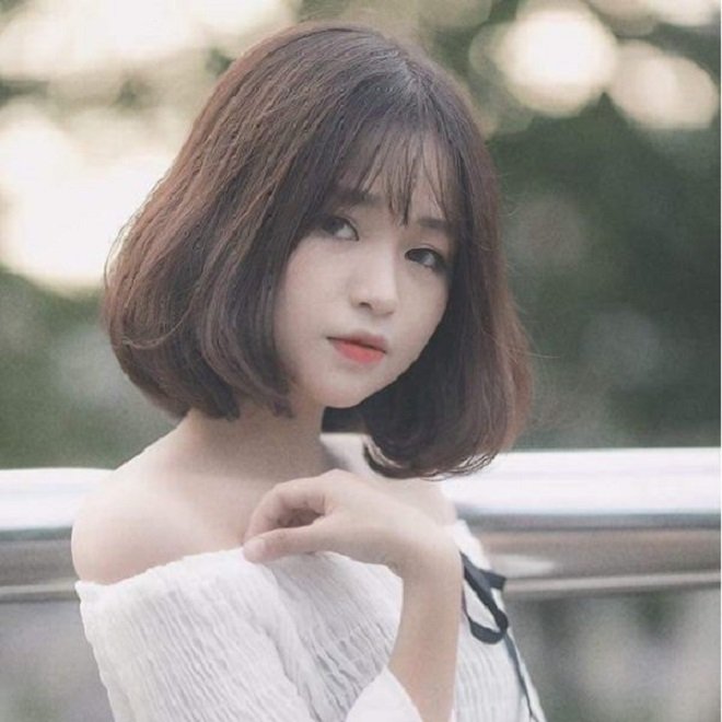 kiểu uốn tóc ngắn nữ