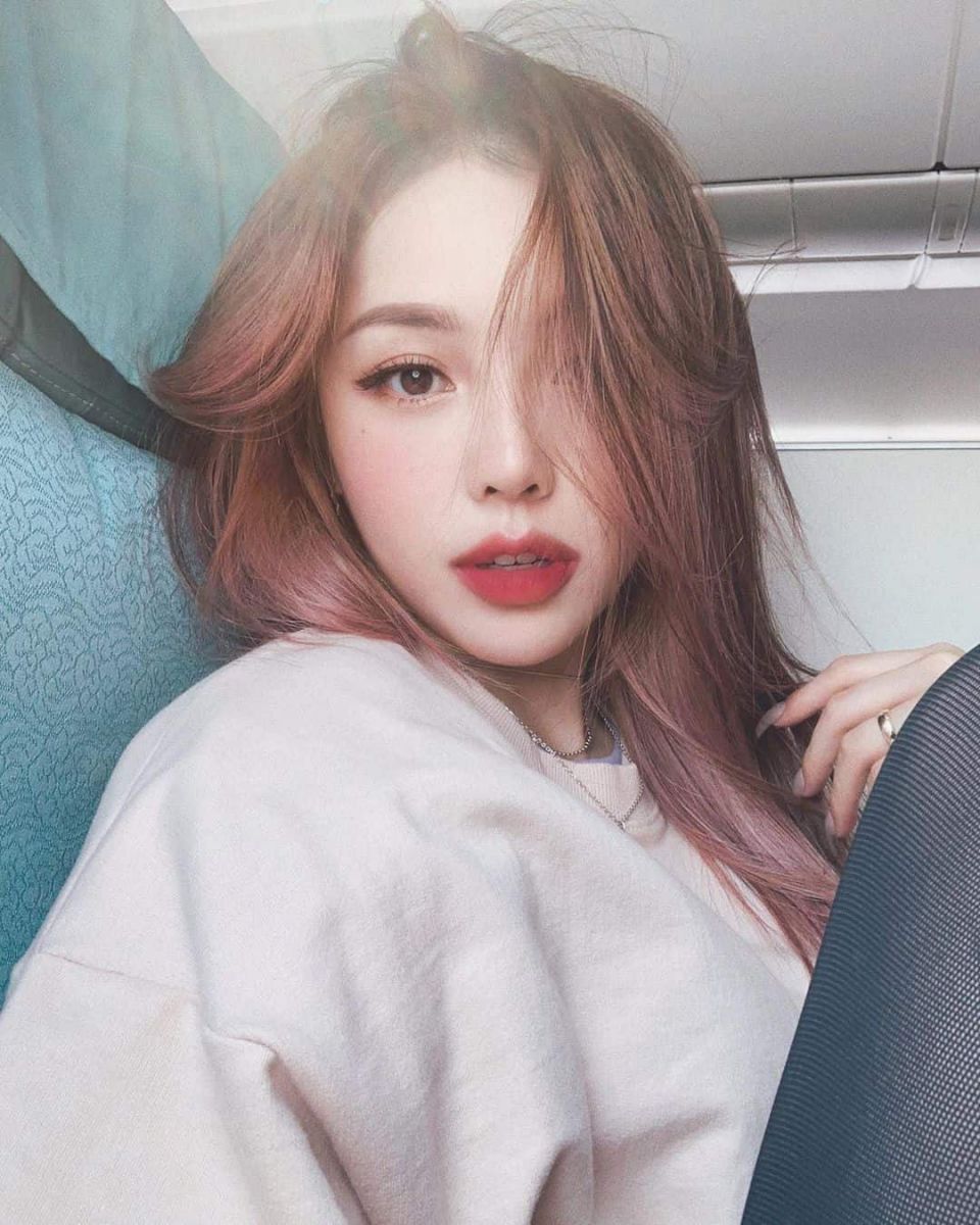 màu tóc nâu sữa mật ong