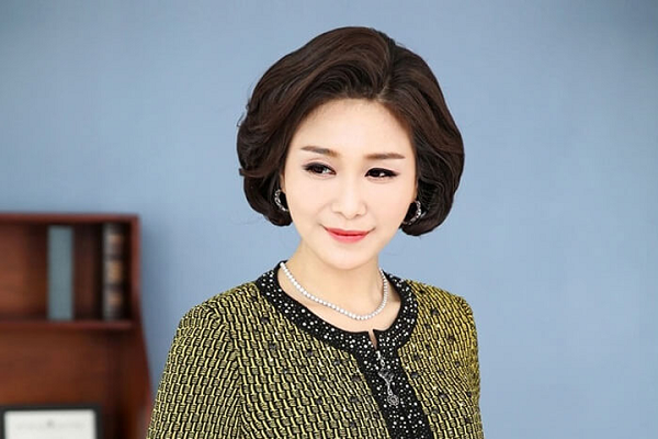 tóc cho quý bà trung niên cụp ngang vai