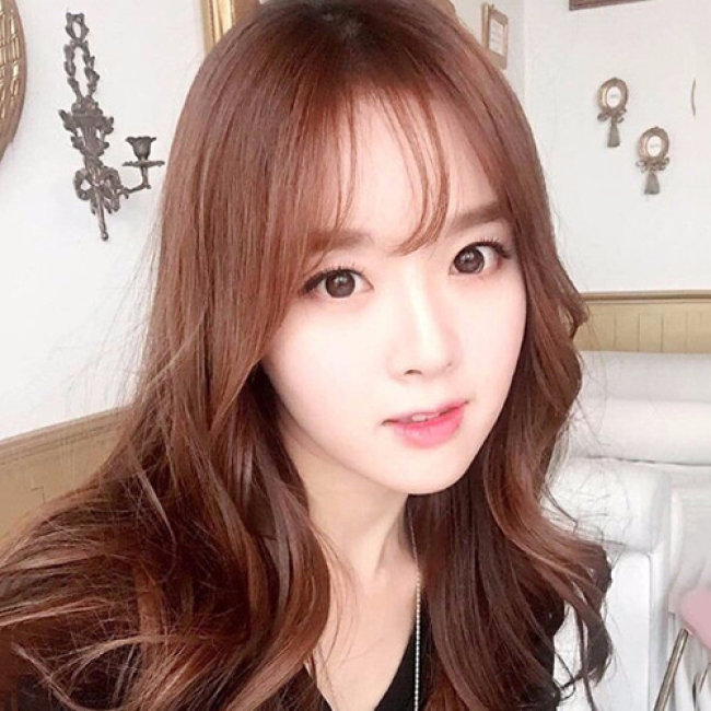 tóc giả làm bằng gì