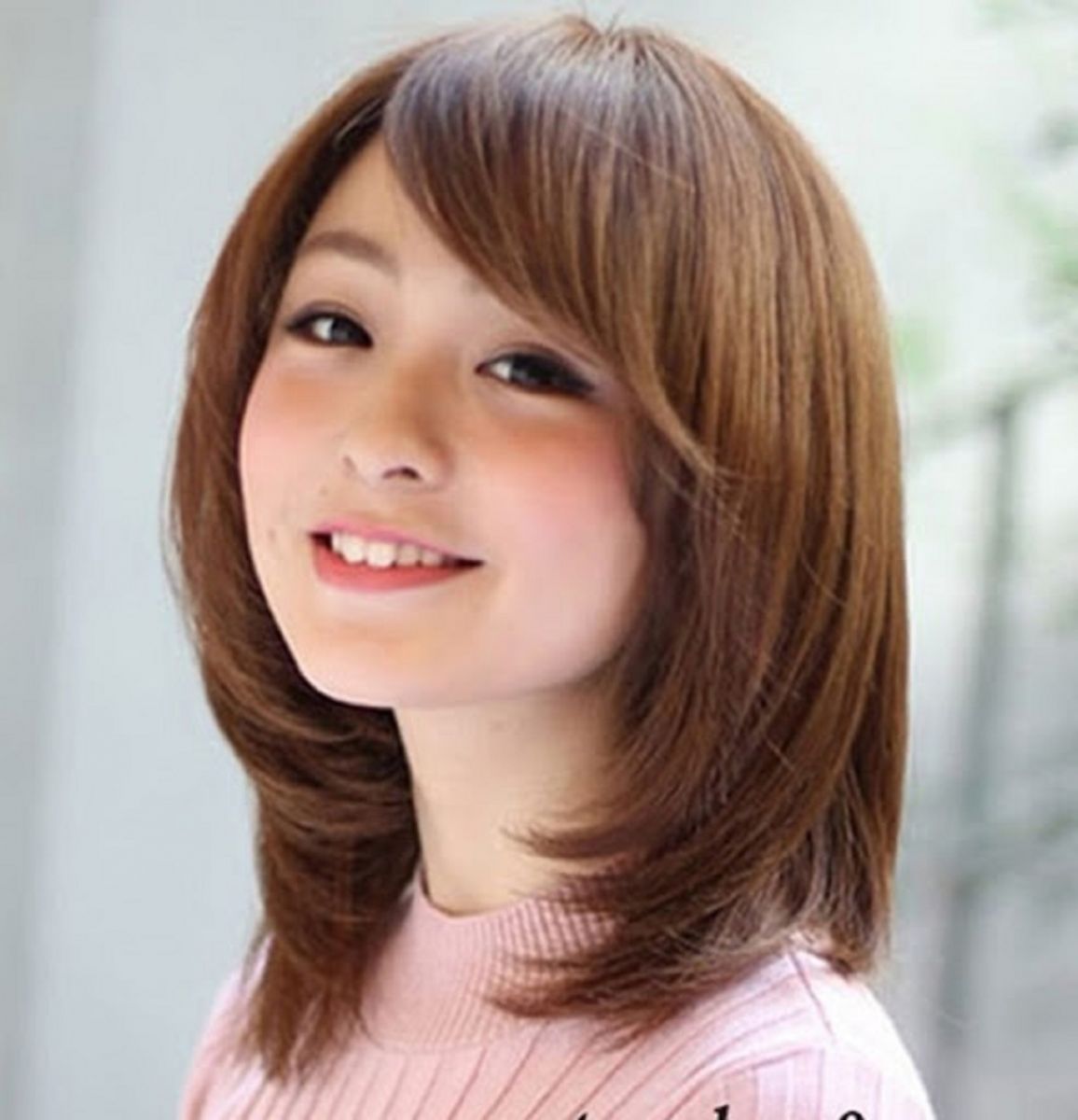 tóc mái ngố hợp với khuôn mặt nào