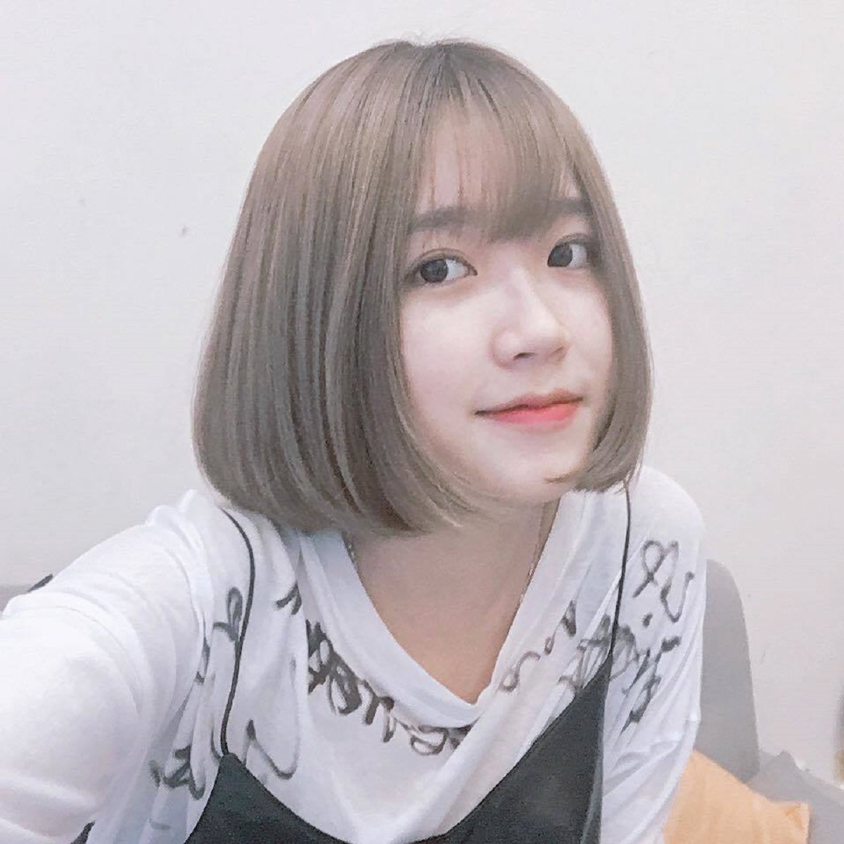 tóc mái ngố hợp với khuôn mặt nào