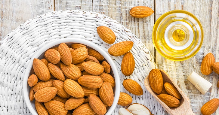 Cách sử dụng dầu hạnh nhân để giúp kiểm soát rụng tóc