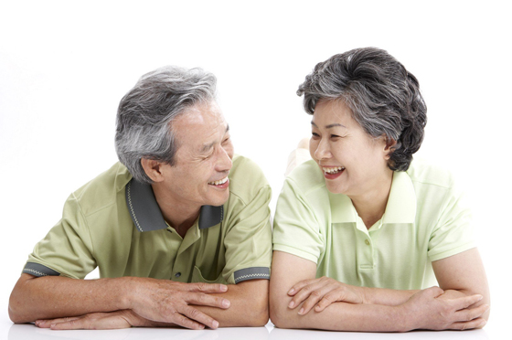 Hướng dẫn chọn mua tóc giả cho người già an toàn, lâu bền