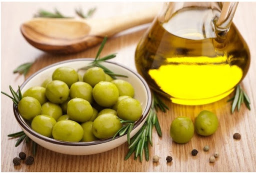 5 loại tinh dầu này sẽ làm tóc bạn luôn mềm mượt