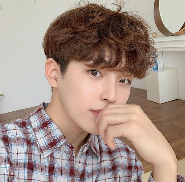 Top 7 kiểu tóc giả nam che hói cho người trán cao 